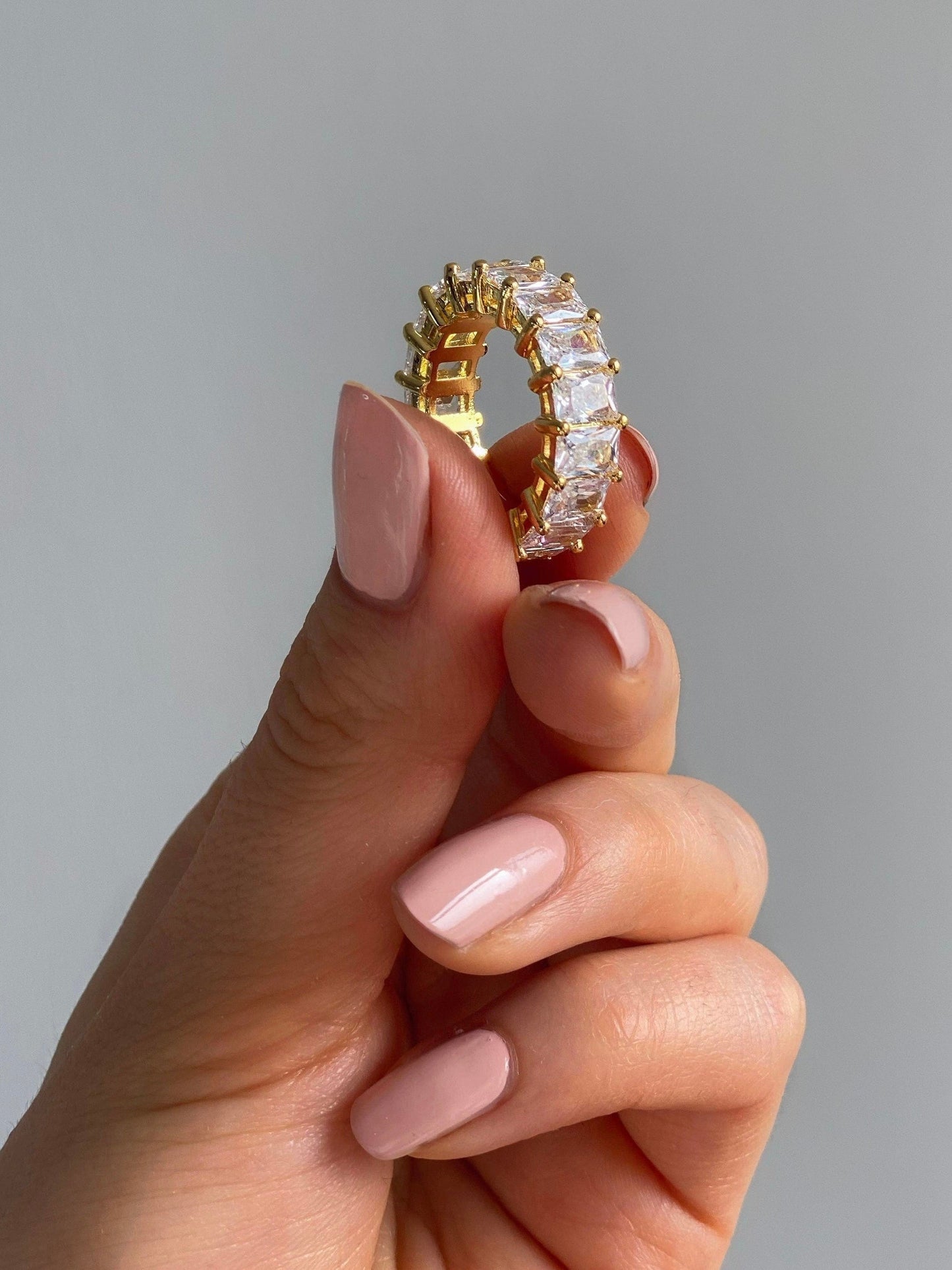 Ringe mit großen Zirkoniasteinen