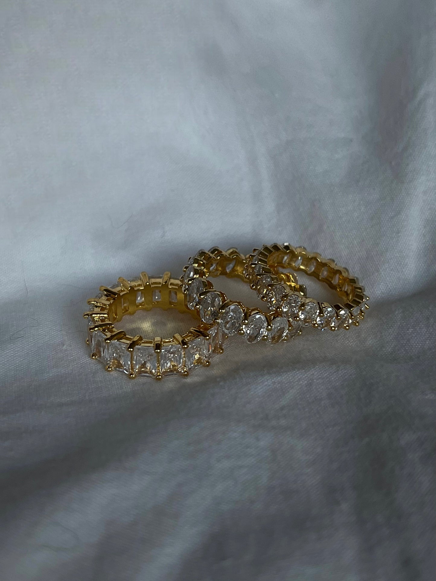 Ringe mit großen Zirkoniasteinen