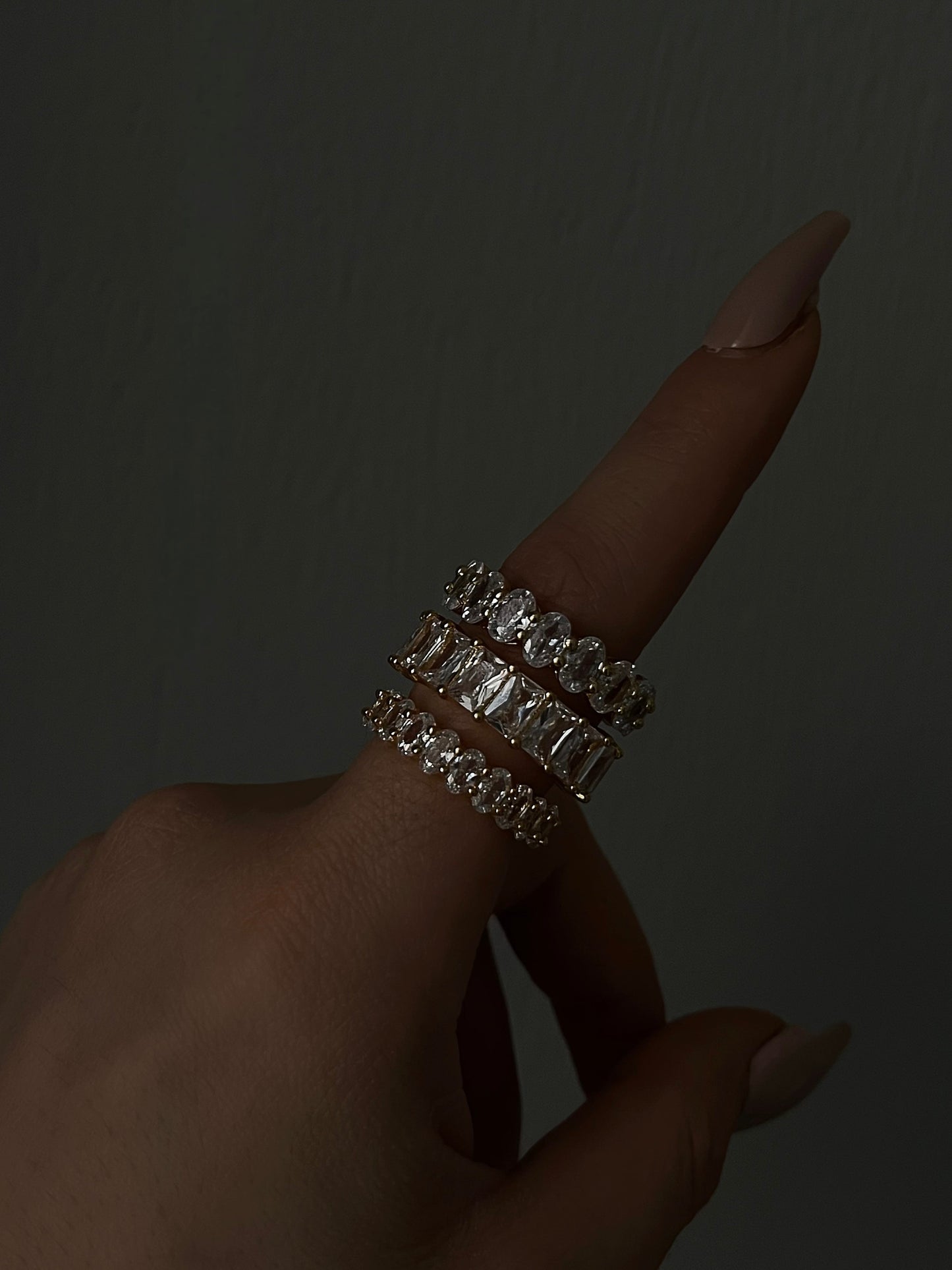 Ringe mit großen Zirkoniasteinen