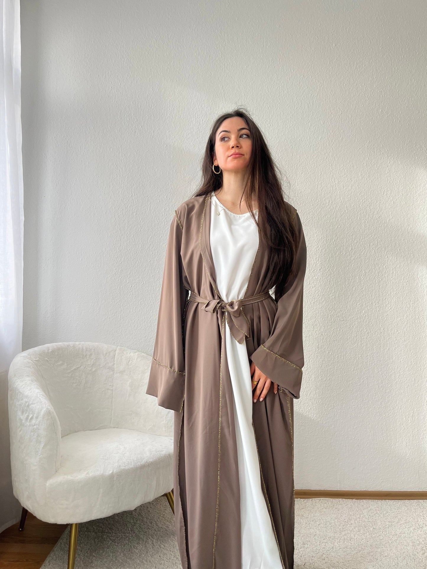 Leichter Kimono mit goldenen Linien