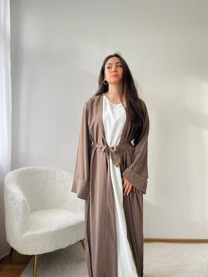 Leichter Kimono mit goldenen Linien