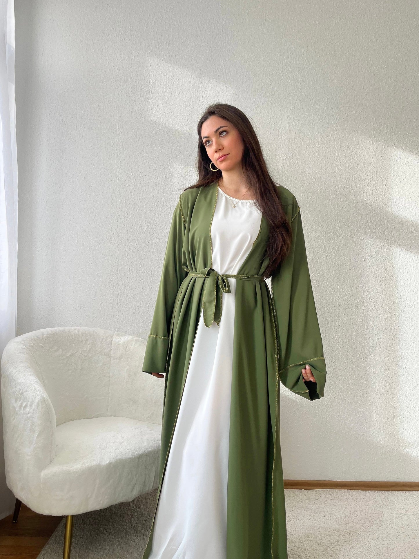 Leichter Kimono mit goldenen Linien