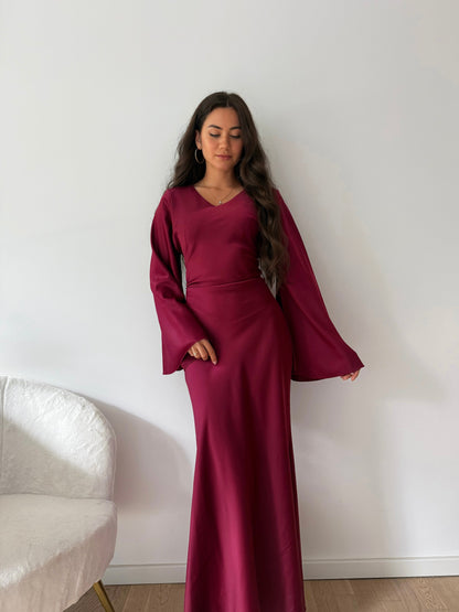 Elegantes Satinkleid mit Rückenschnürung