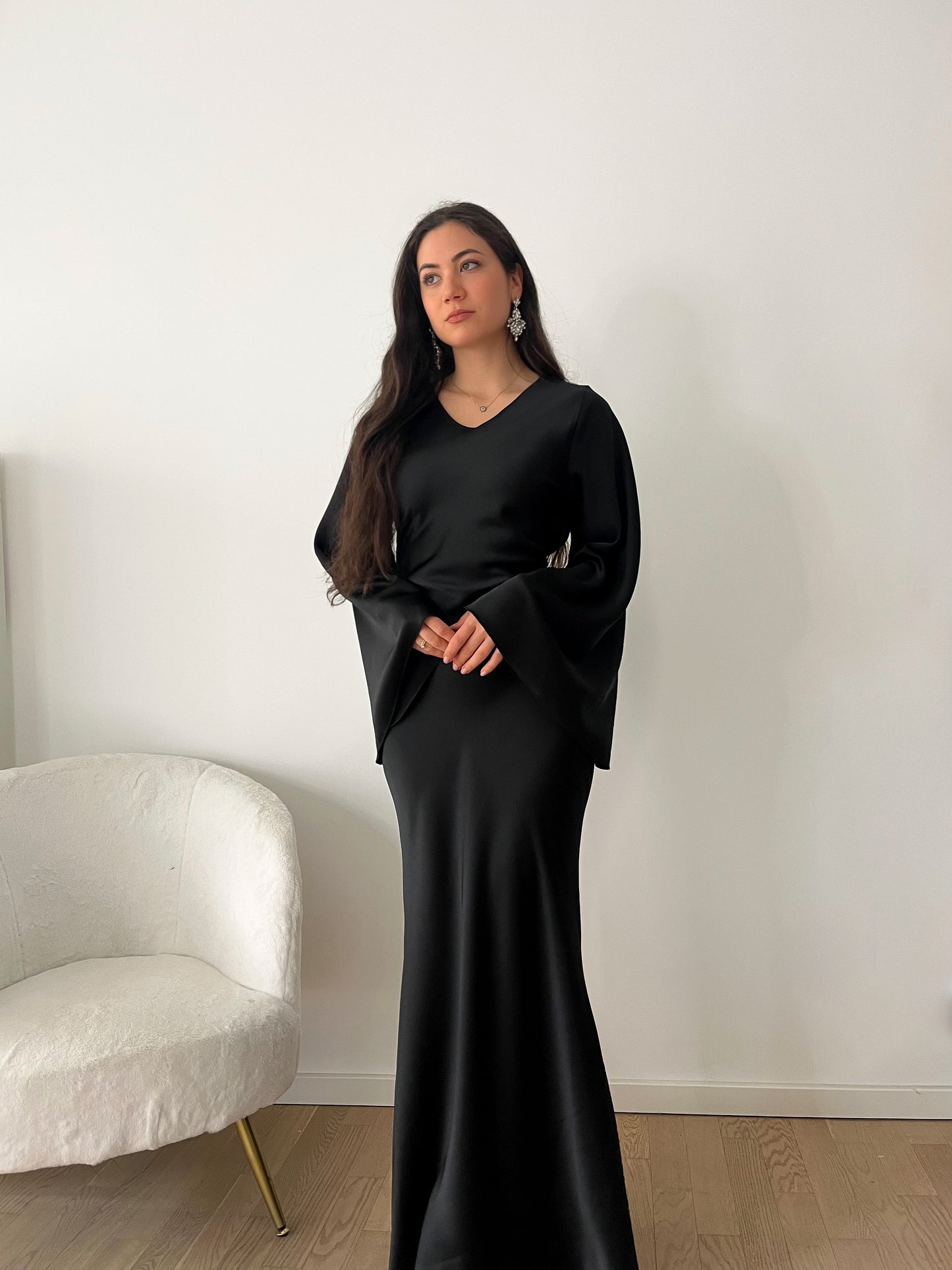 Elegantes Satinkleid mit Rückenschnürung