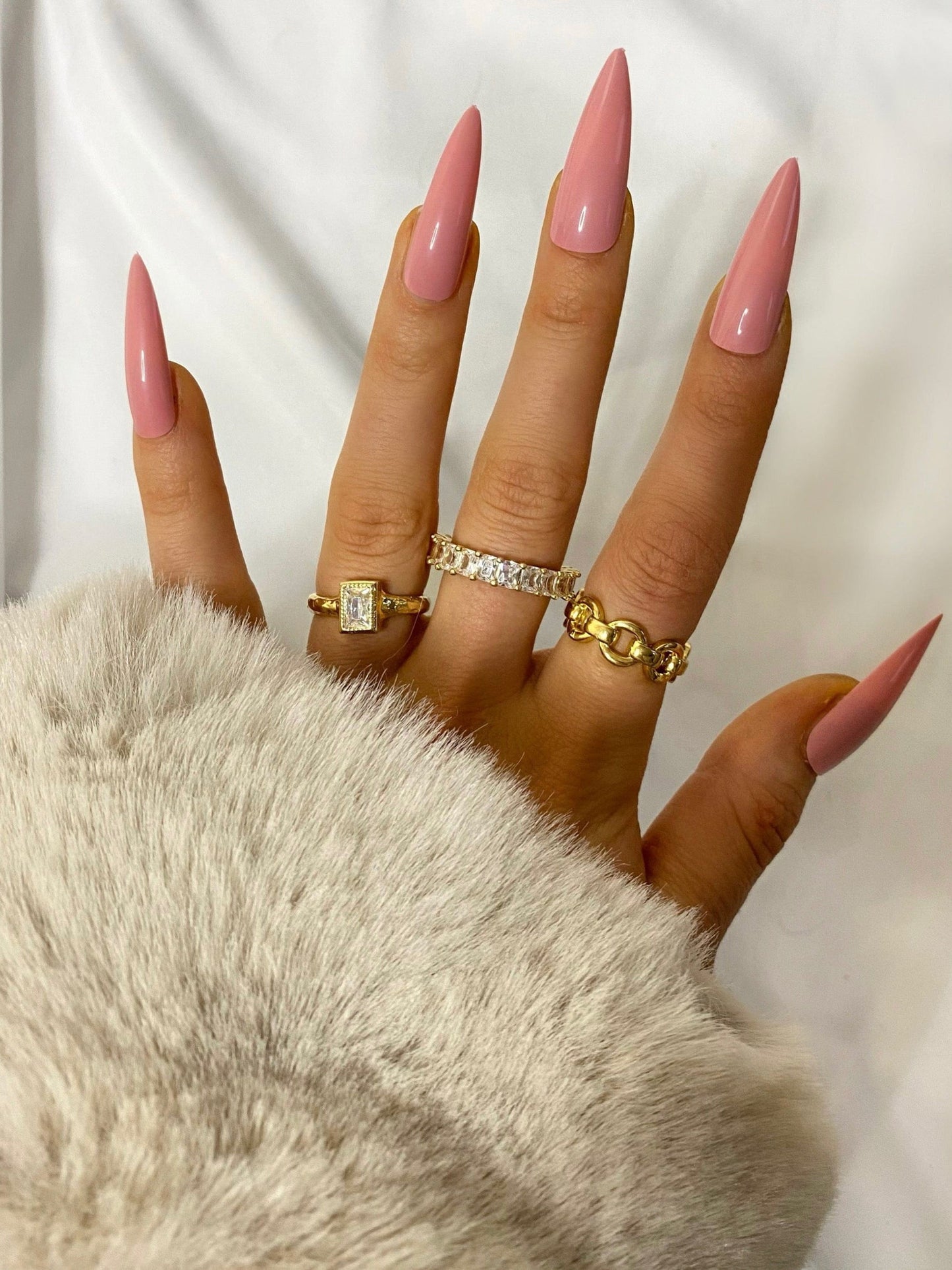 DIVA SHARP Nails