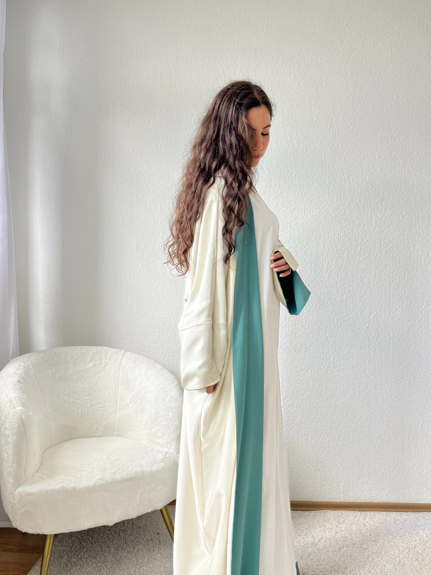 Zweifarbiger Satin-Kimono