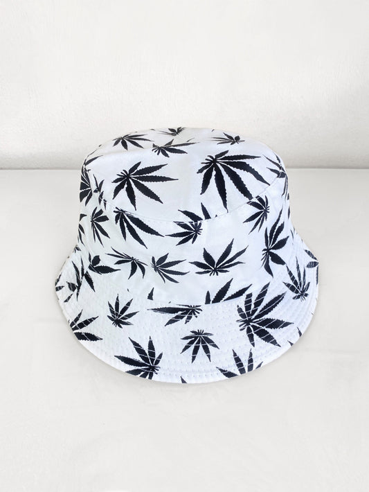 Anglerhut mit Hanfblättern