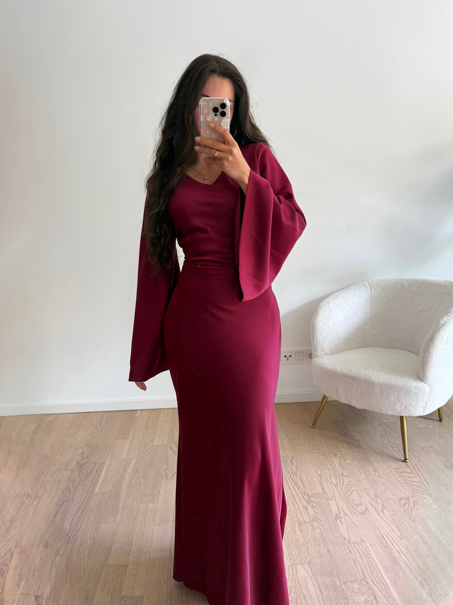 Elegantes Satinkleid mit Rückenschnürung