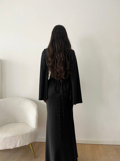 Elegantes Satinkleid mit Rückenschnürung