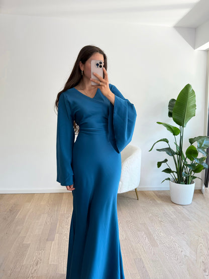 Elegantes Satinkleid mit Rückenschnürung