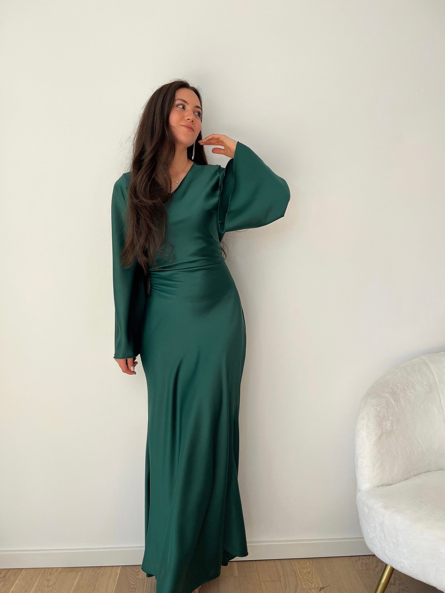 Elegantes Satinkleid mit Rückenschnürung