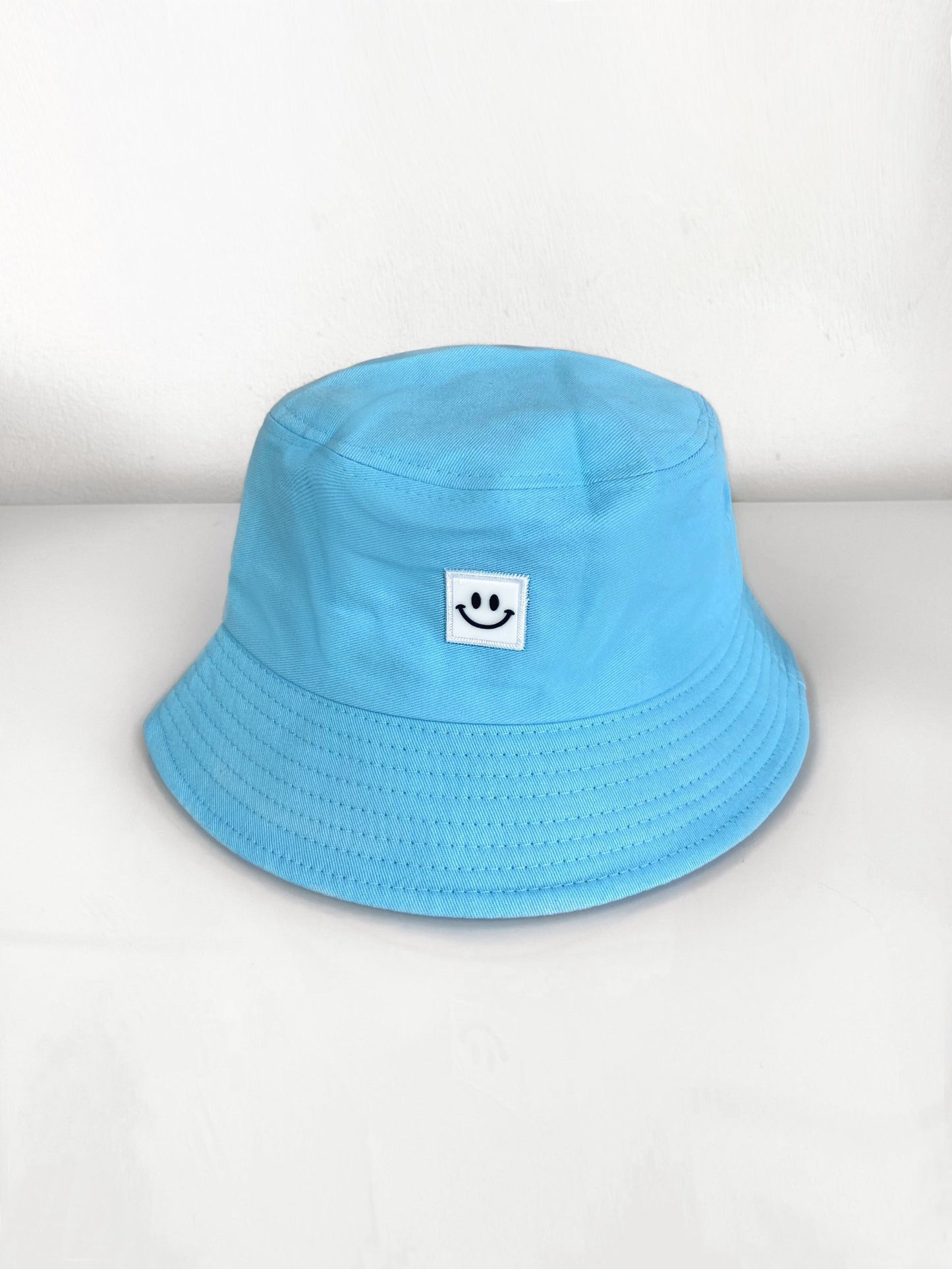 Anglerhut mit Smiley-Stickerei