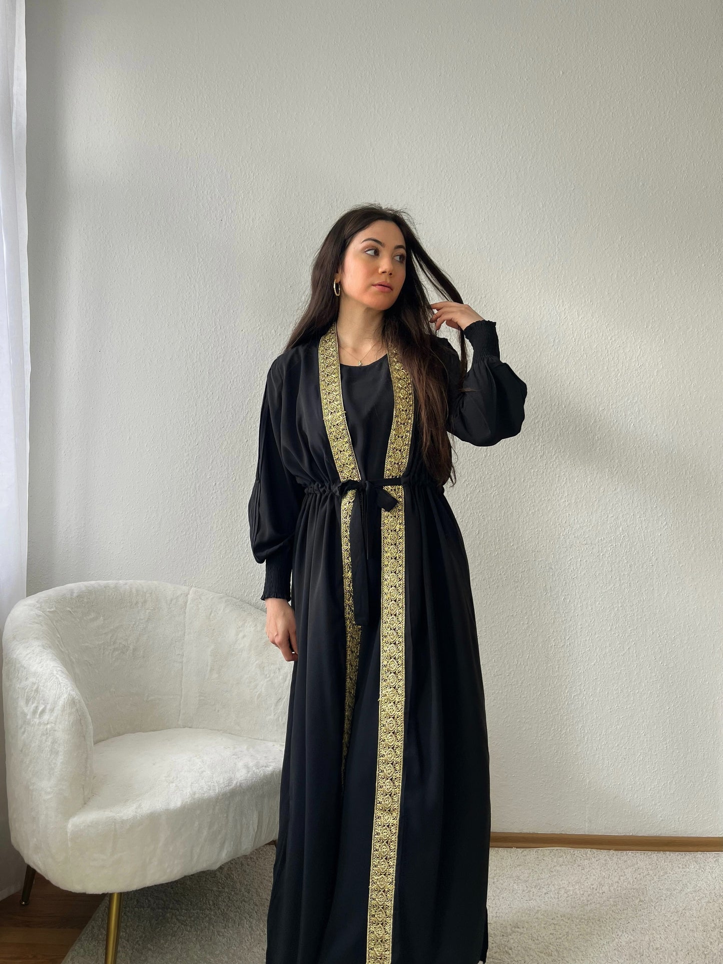 Kimono mit Goldbestickung