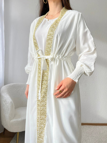 Kimono mit Goldbestickung