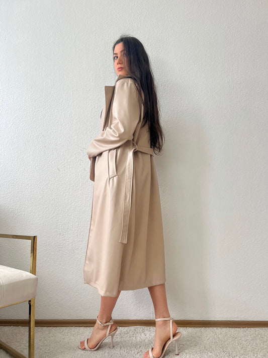 Mantel aus Kunstleder