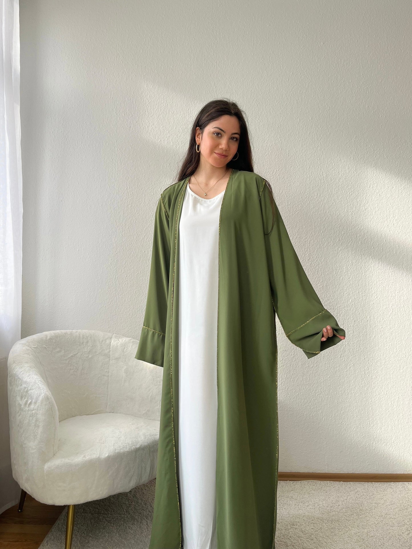Leichter Kimono mit goldenen Linien