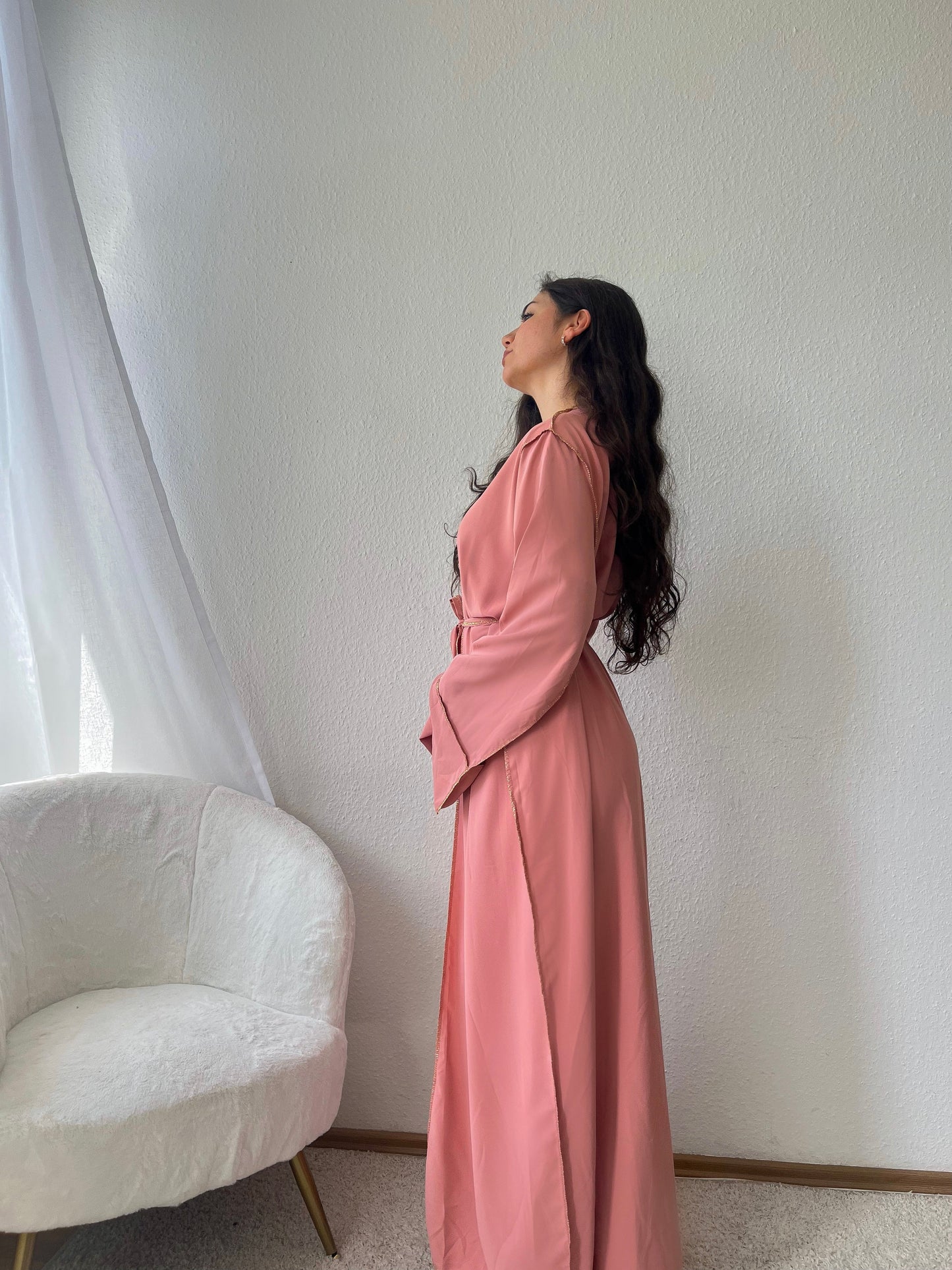 Leichter Kimono mit goldenen Linien