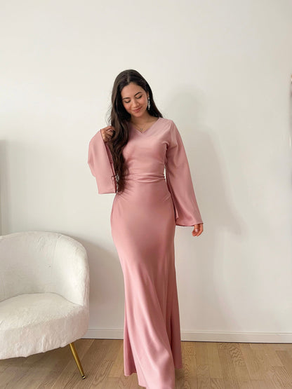 Elegantes Satinkleid mit Rückenschnürung