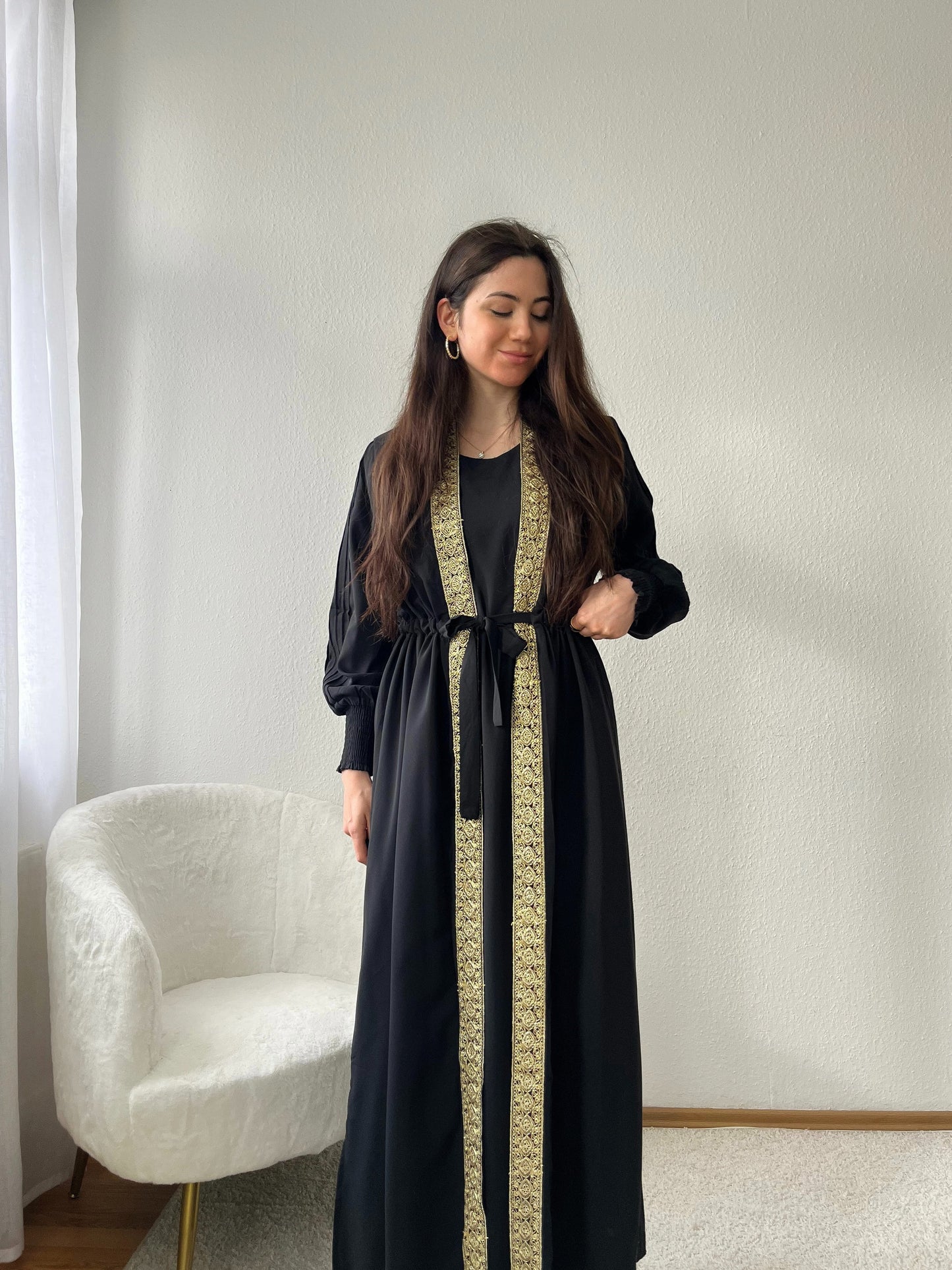 Kimono mit Goldbestickung