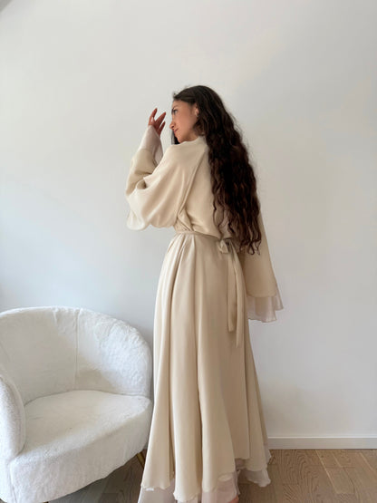 Zweiseitig tragbarer Kimono mit Volants